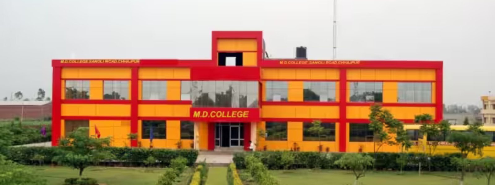 white and blue geometric modern school admission banner (12)