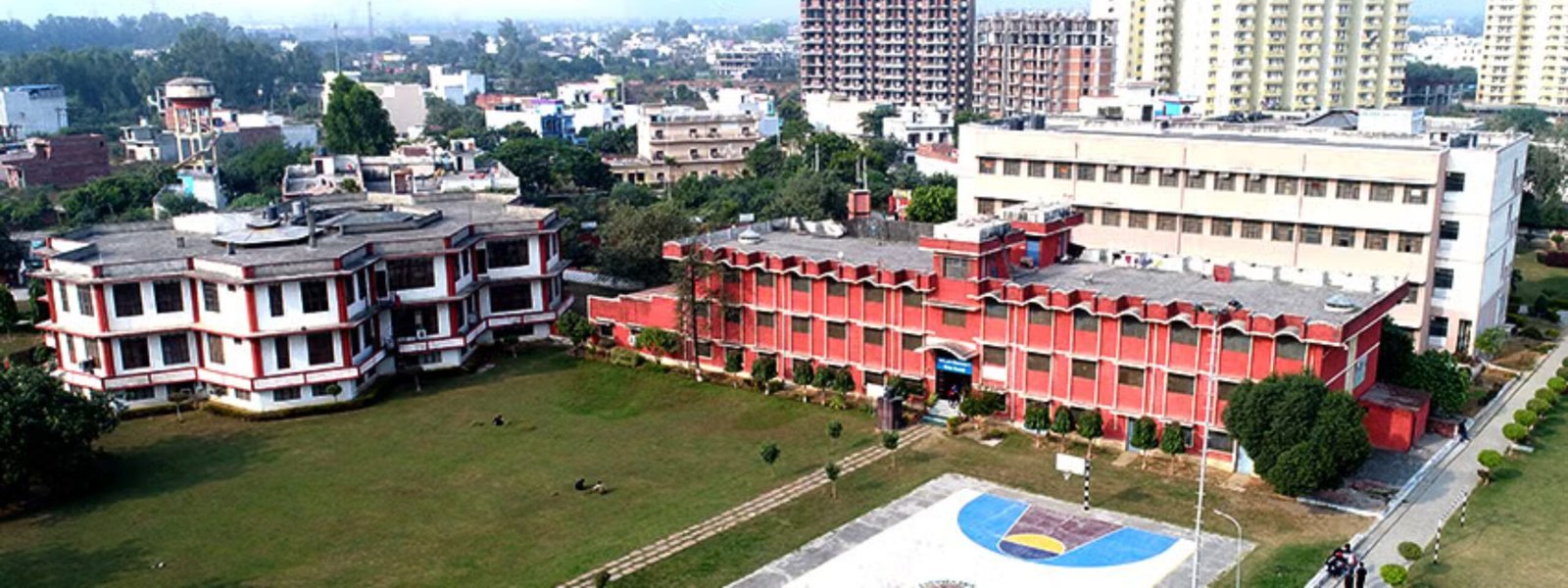 white and blue geometric modern school admission banner (13)